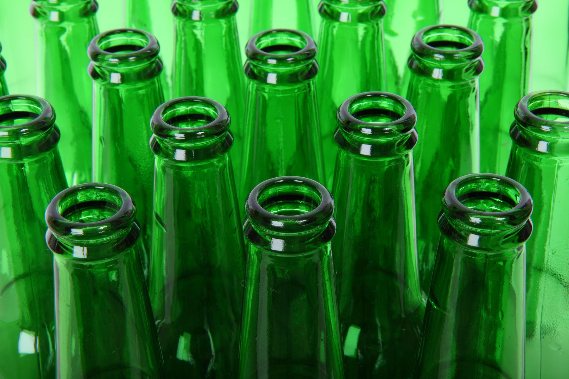A palackok újrahasználatával nagyobb mértékben csökkenthető a környezetterhelés, mint az egyszerű újrahasznosítással