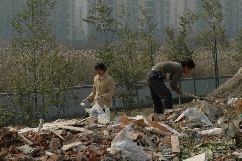 Újabb ország tiltja be az egyszer használatos műanyag szatyrokat Újabb ország tiltja be az egyszer használatos műanyag szatyrokat